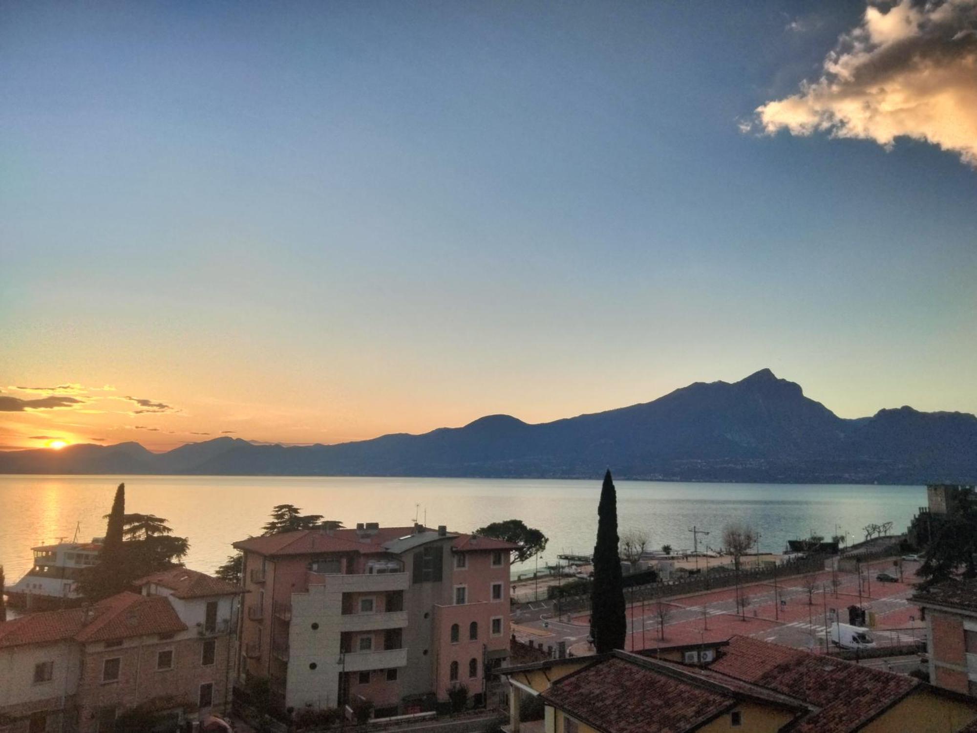 Hotel Ristorante Al Caminetto Worldhotels Crafted Adults Only Торри-дель-Бенако Экстерьер фото